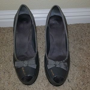 Gray peep toe pumps